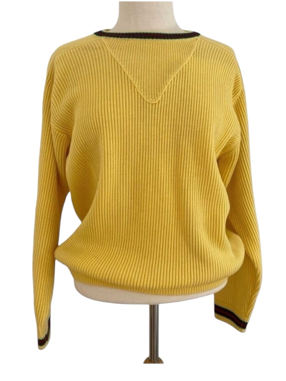 Pastel retro knit sweater from Curious Shirt House Mtl crew knit yellow medium